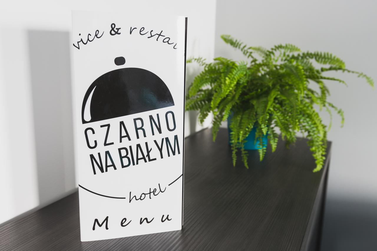 Czarno Na Bialym Hotel Красков Екстериор снимка