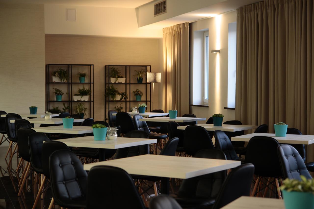 Czarno Na Bialym Hotel Красков Екстериор снимка