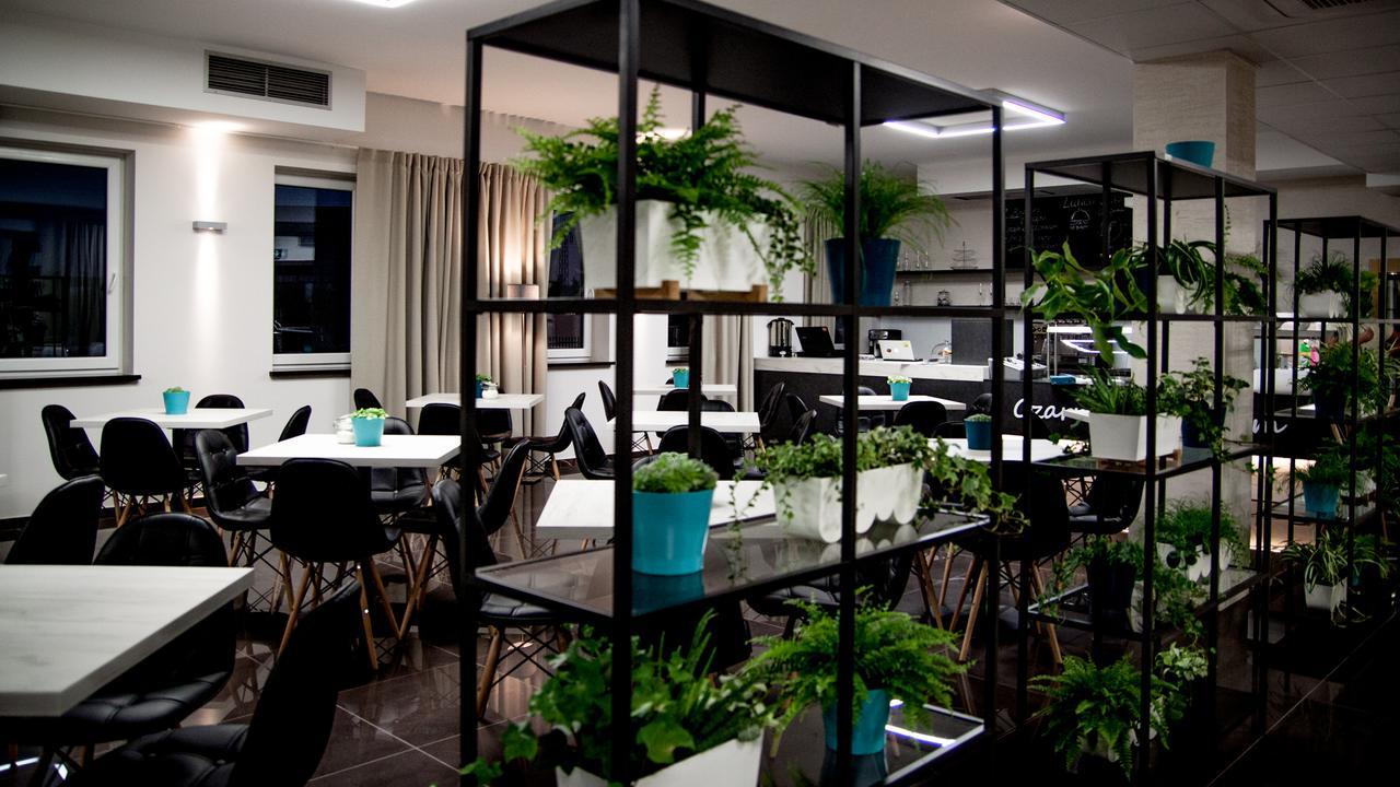Czarno Na Bialym Hotel Красков Екстериор снимка